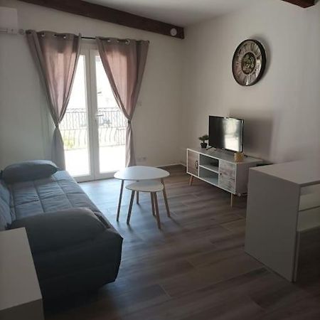Studio Meuble Climatise Avec Terrasse Draguignan Eksteriør billede